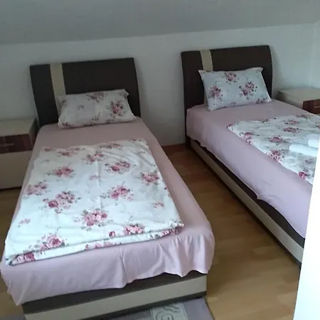 Ne Koristi Se Casa de hóspedes